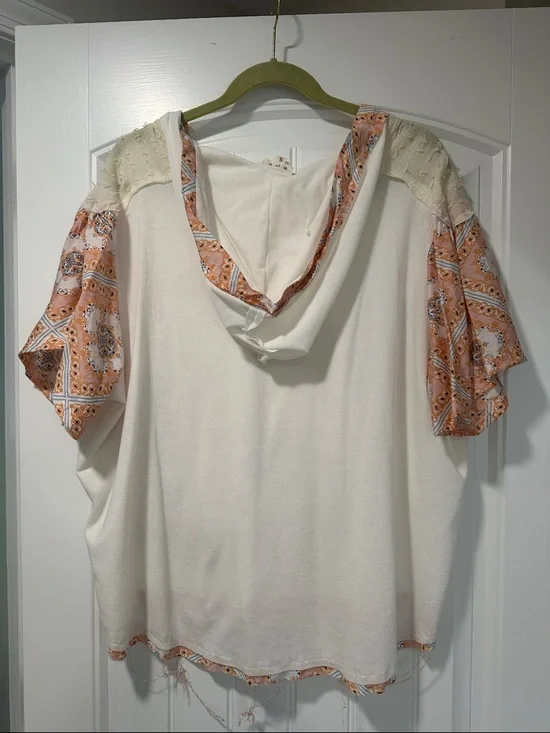 POL Cream with Peach Floral Patchwork Top - Picture 3 of 3